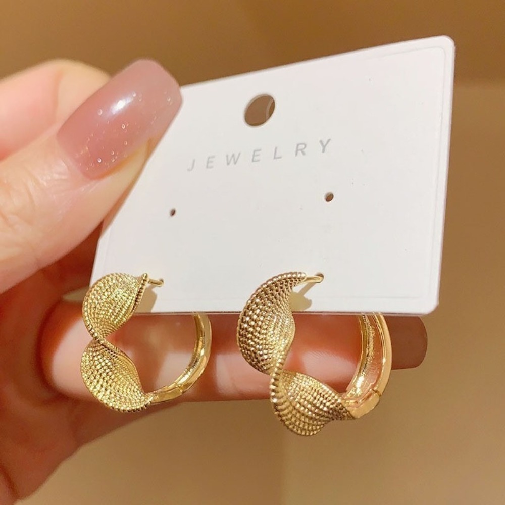 1 Pair of Gold Spiral Clip-On  - Travel Accessories As Gifts incelemesi ve fiyatı