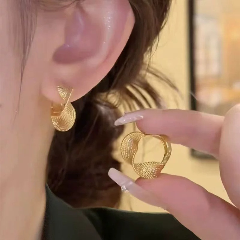 1 Pair of Gold Spiral Clip-On  - Travel Accessories As Gifts incelemesi ve fiyatı