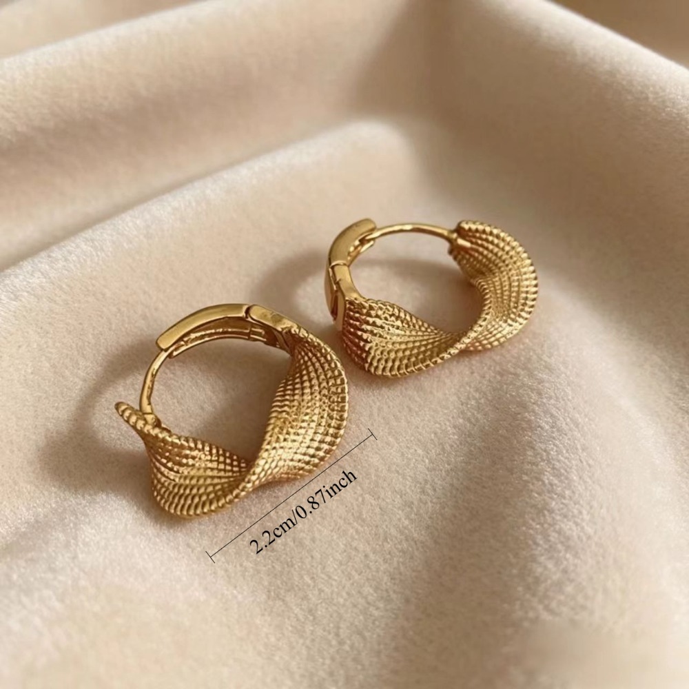1 Pair of Gold Spiral Clip-On  - Travel Accessories As Gifts incelemesi ve fiyatı