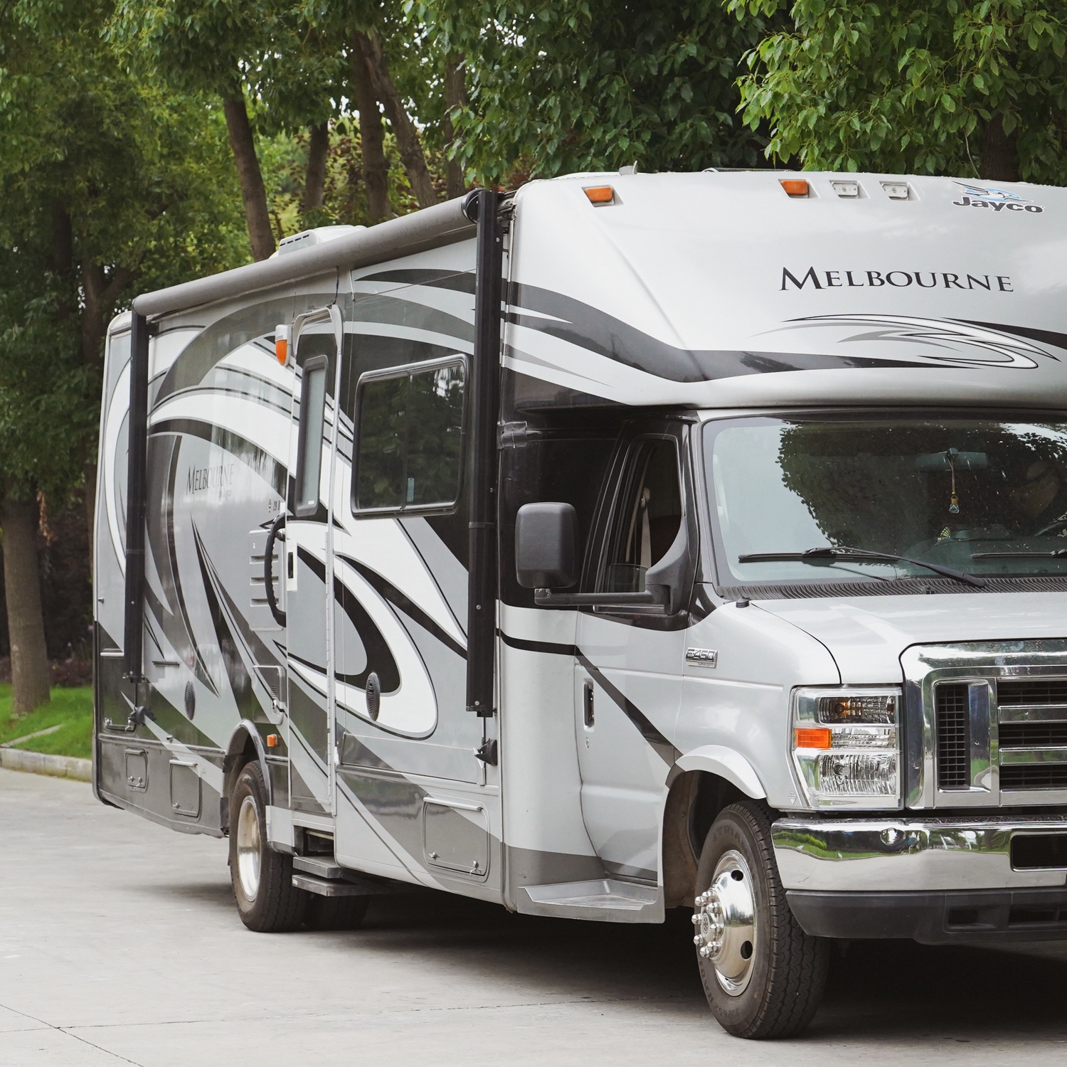 STLF Awnlux W5700 Electric RV  - Travel Accessories incelemesi ve fiyatı