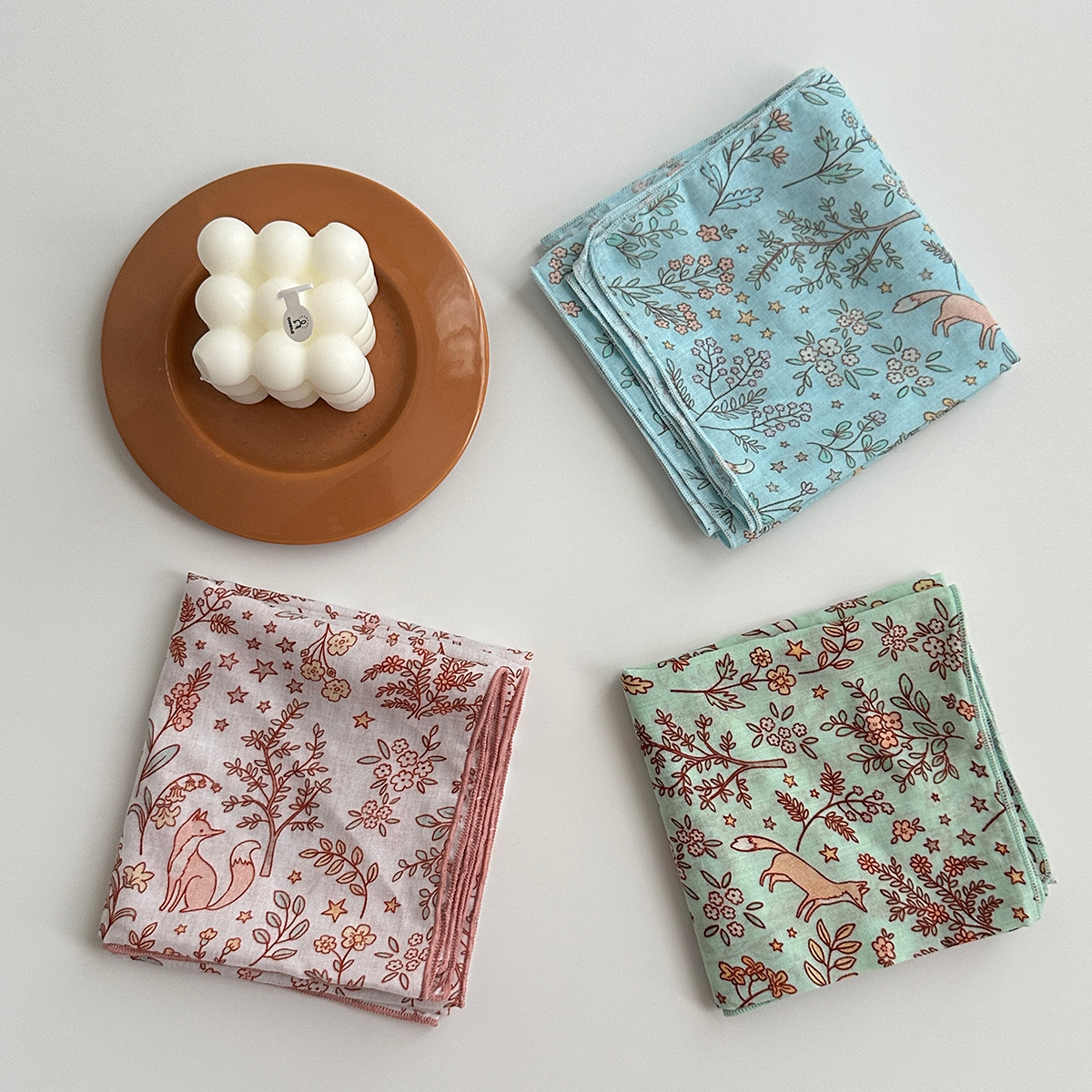 A Pair of Women's Floral Fox P - Travel Accessories Neck incelemesi ve fiyatı