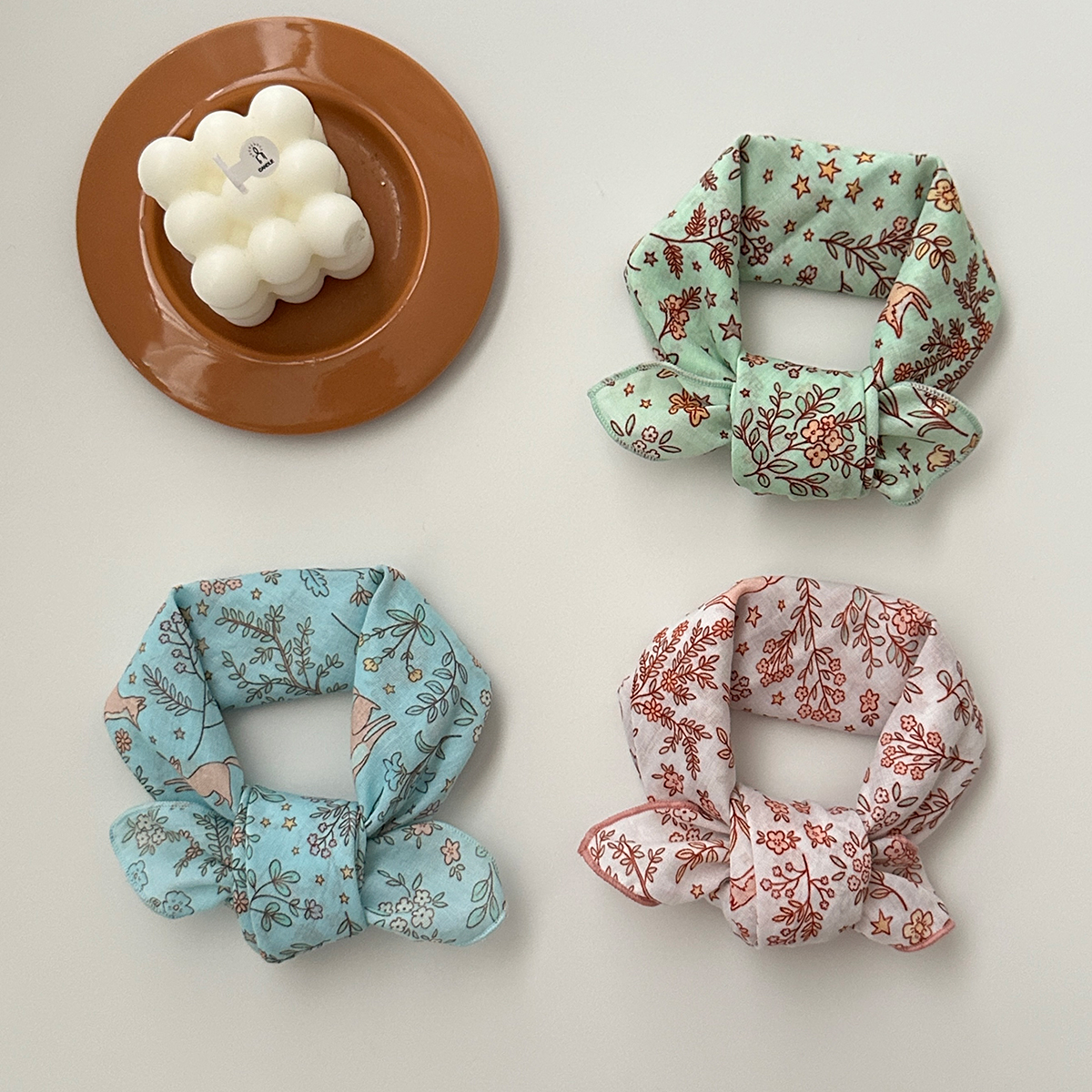 A Pair of Women's Floral Fox P - Travel Accessories Neck incelemesi ve fiyatı