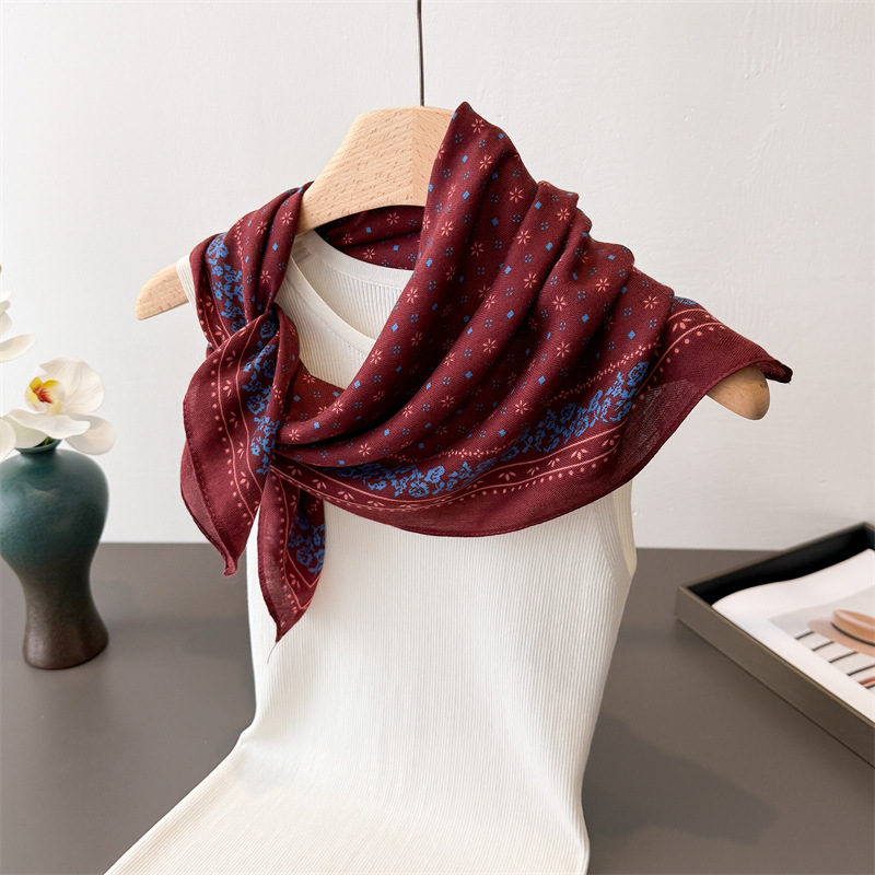 2026 New Floral Print Square S - Travel Accessories Neck incelemesi ve fiyatı